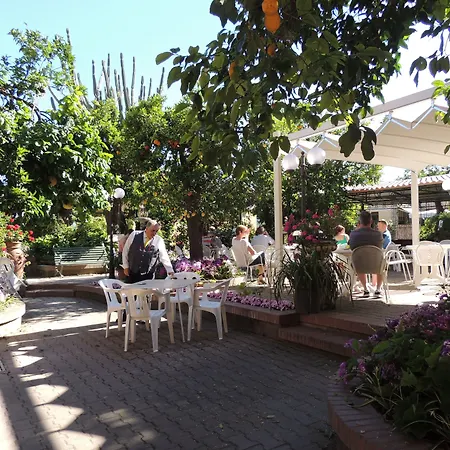 Hotell Girasole 3*