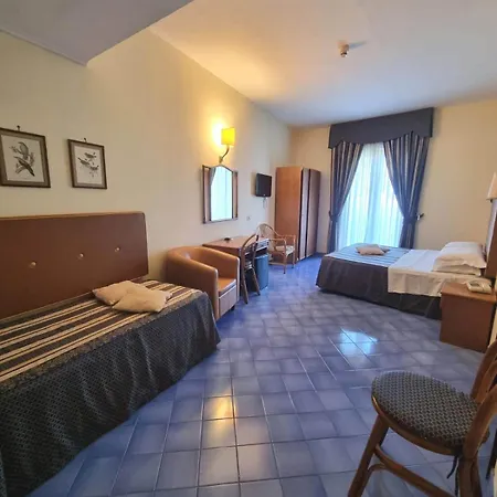 ホテル Girasole 3*