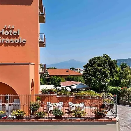 Girasole Отель Сорренто