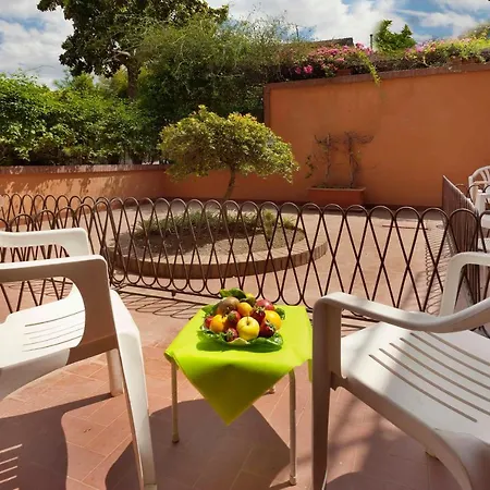 Готель Girasole 3*