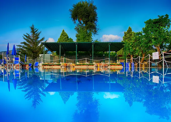 Отель Girasole 3*