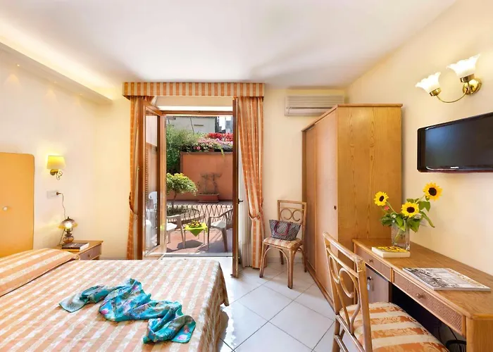 Girasole 3* Сорренто